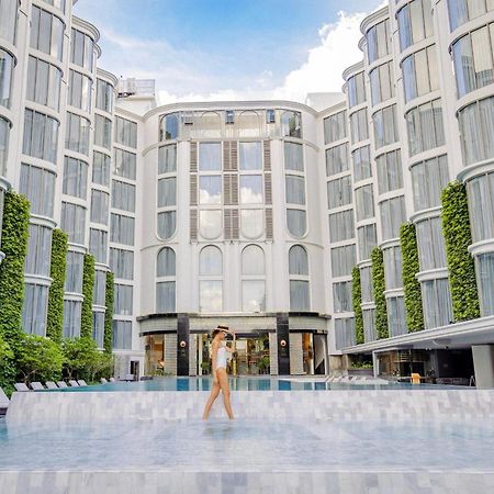The Salil Hotel Riverside Bangkok Exteriér fotografie The hotel's courtyard