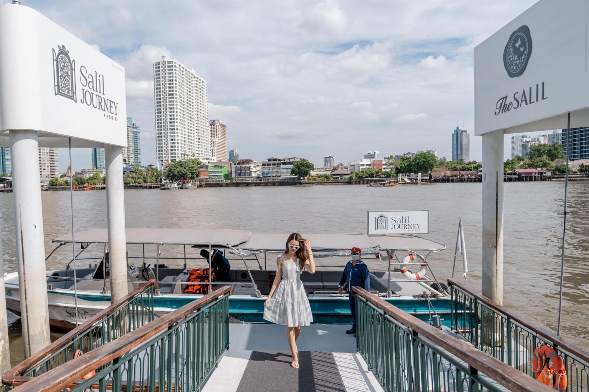 The Salil Hotel Riverside Bangkok Exteriér fotografie The River City pier