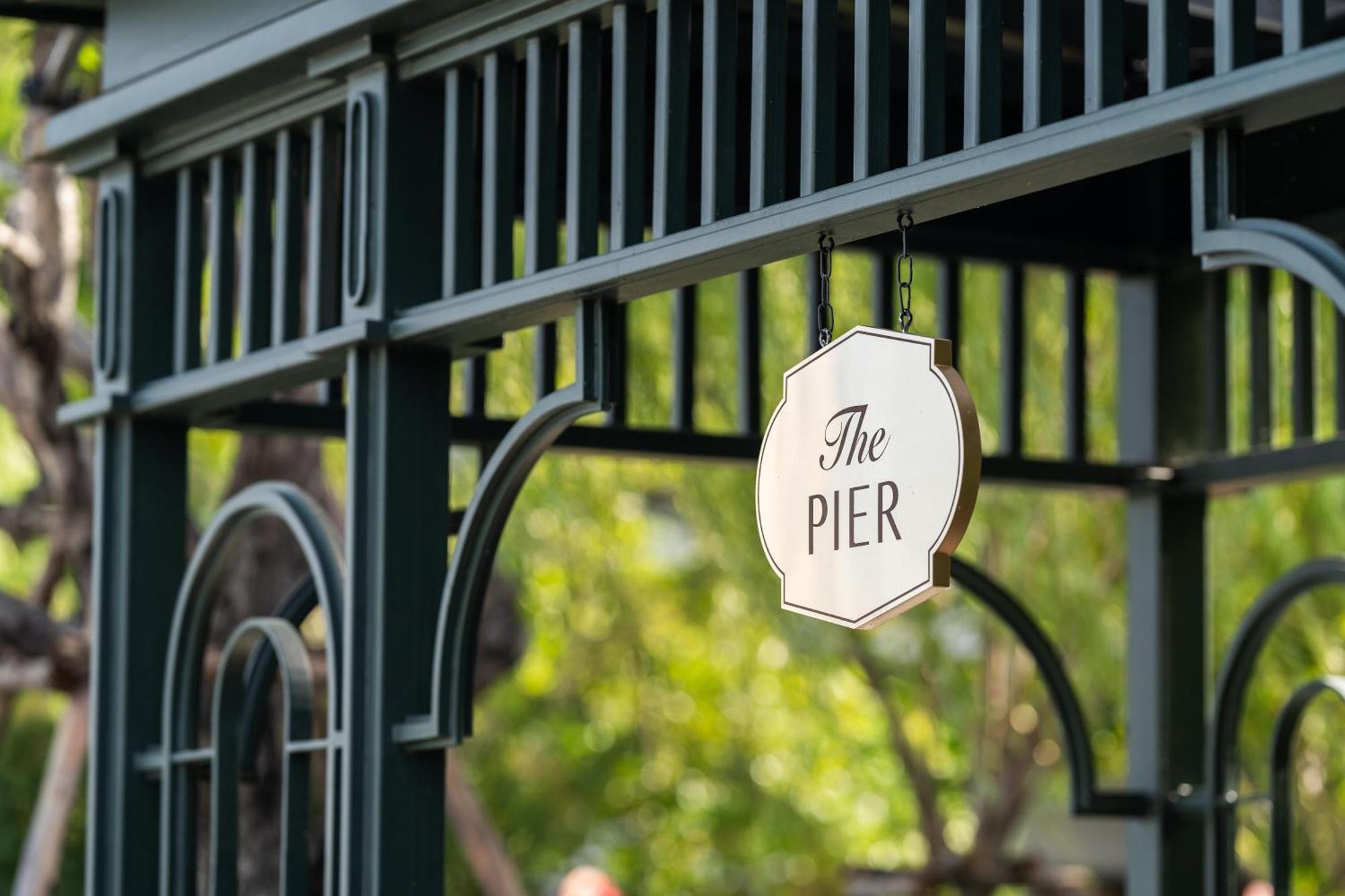 The Salil Hotel Riverside Bangkok Exteriér fotografie The Pier