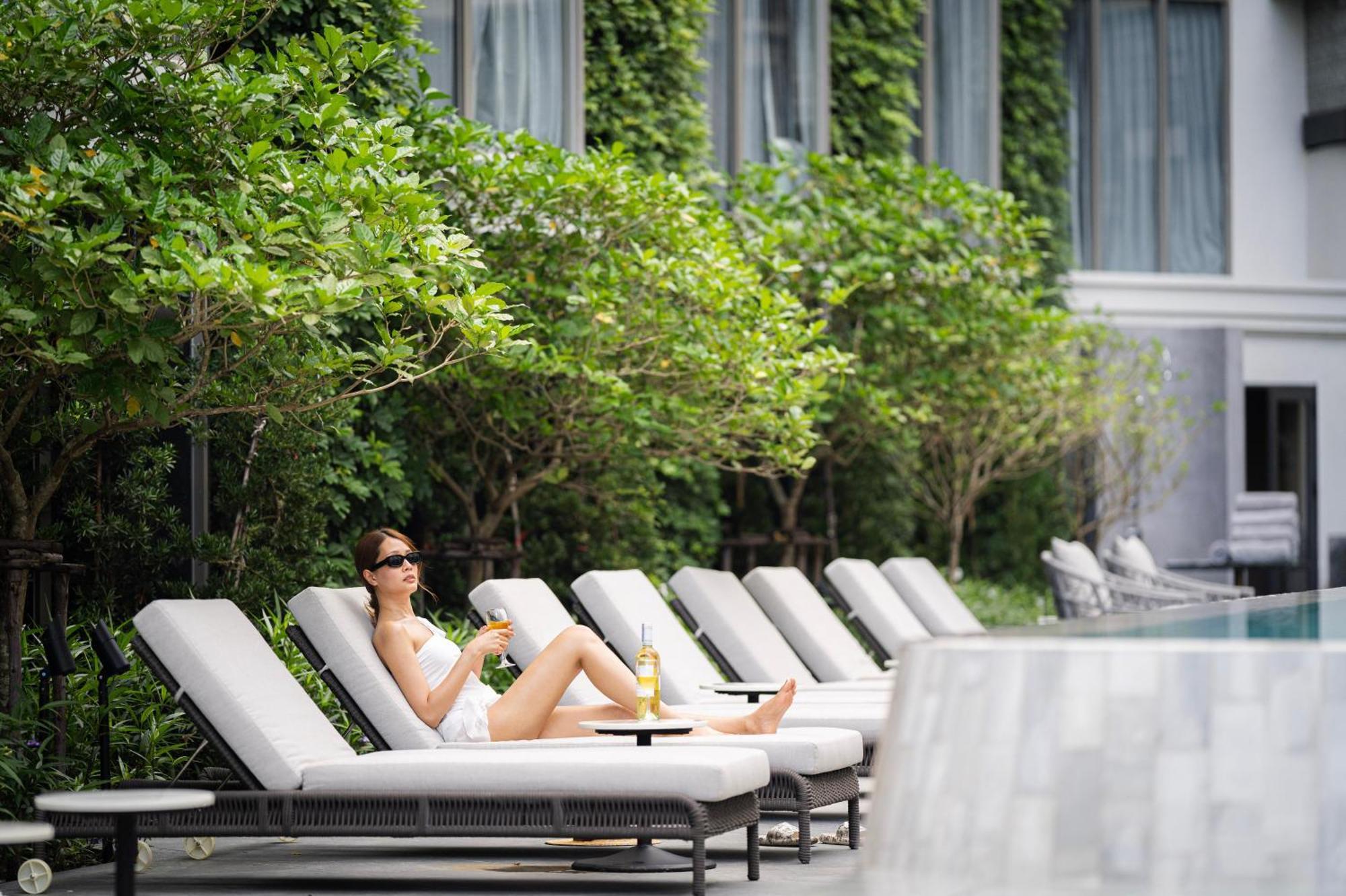 The Salil Hotel Riverside Bangkok Exteriér fotografie The Pool at The Hari