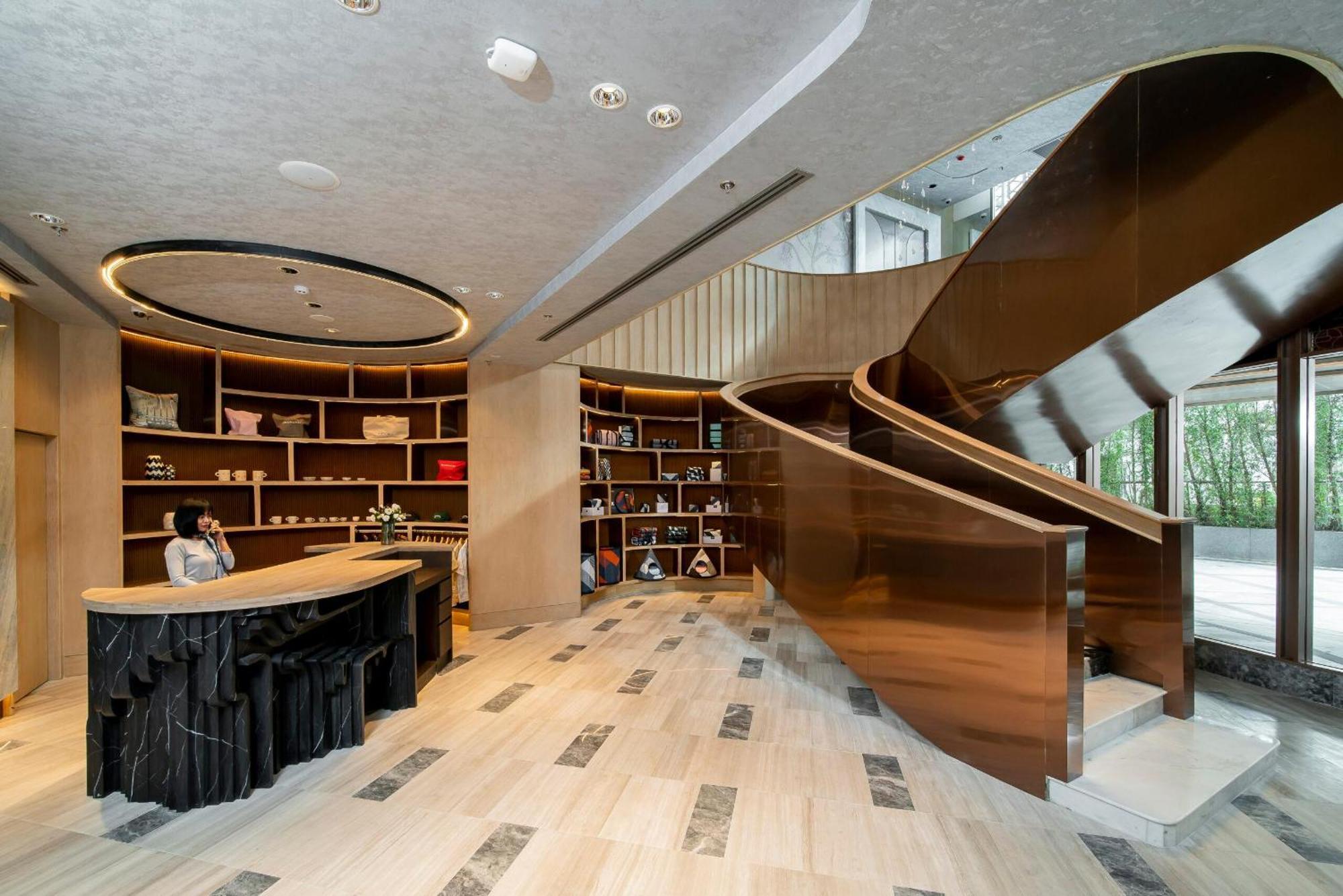 The Salil Hotel Riverside Bangkok Exteriér fotografie The lobby