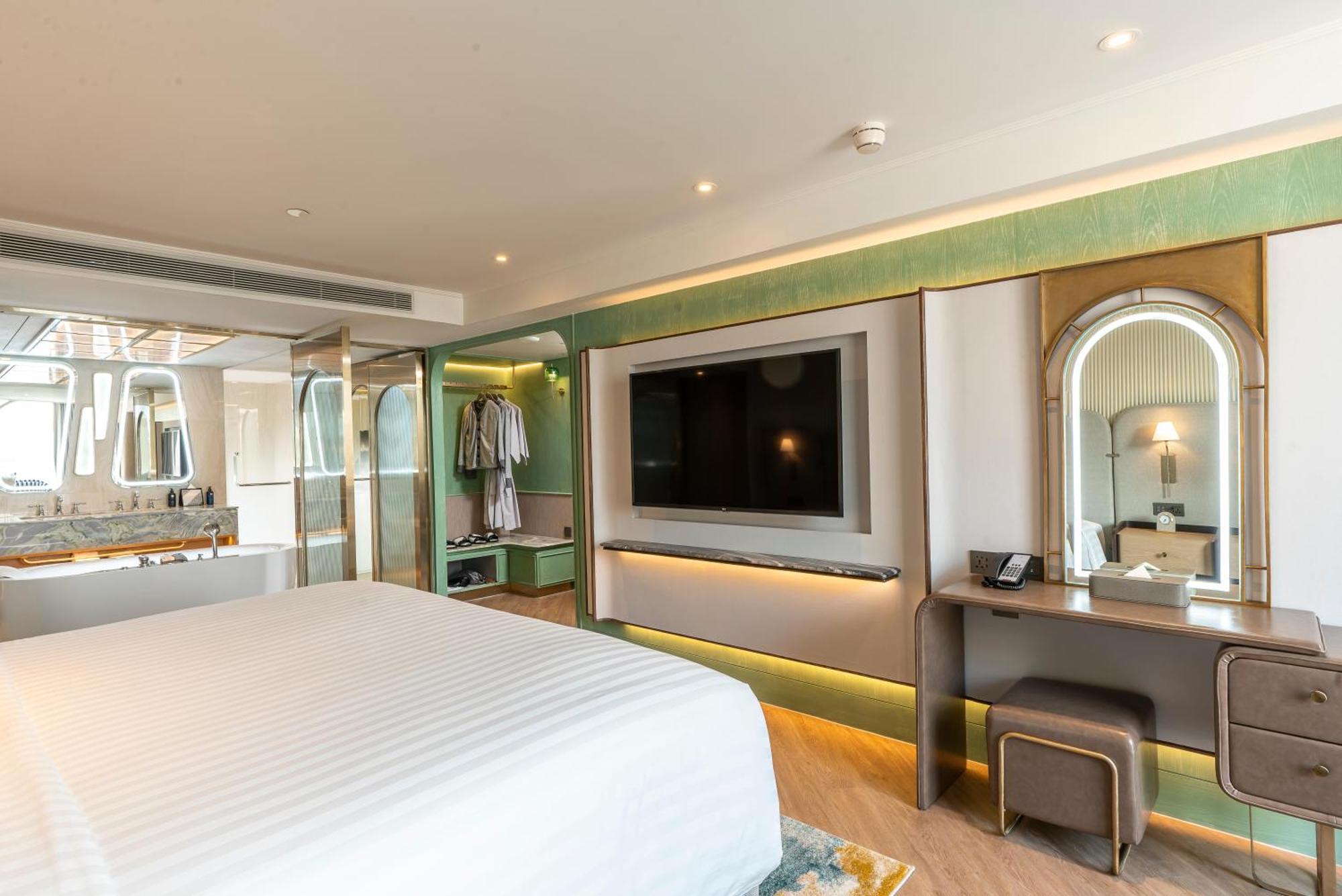 The Salil Hotel Riverside Bangkok Exteriér fotografie Deluxe Suite