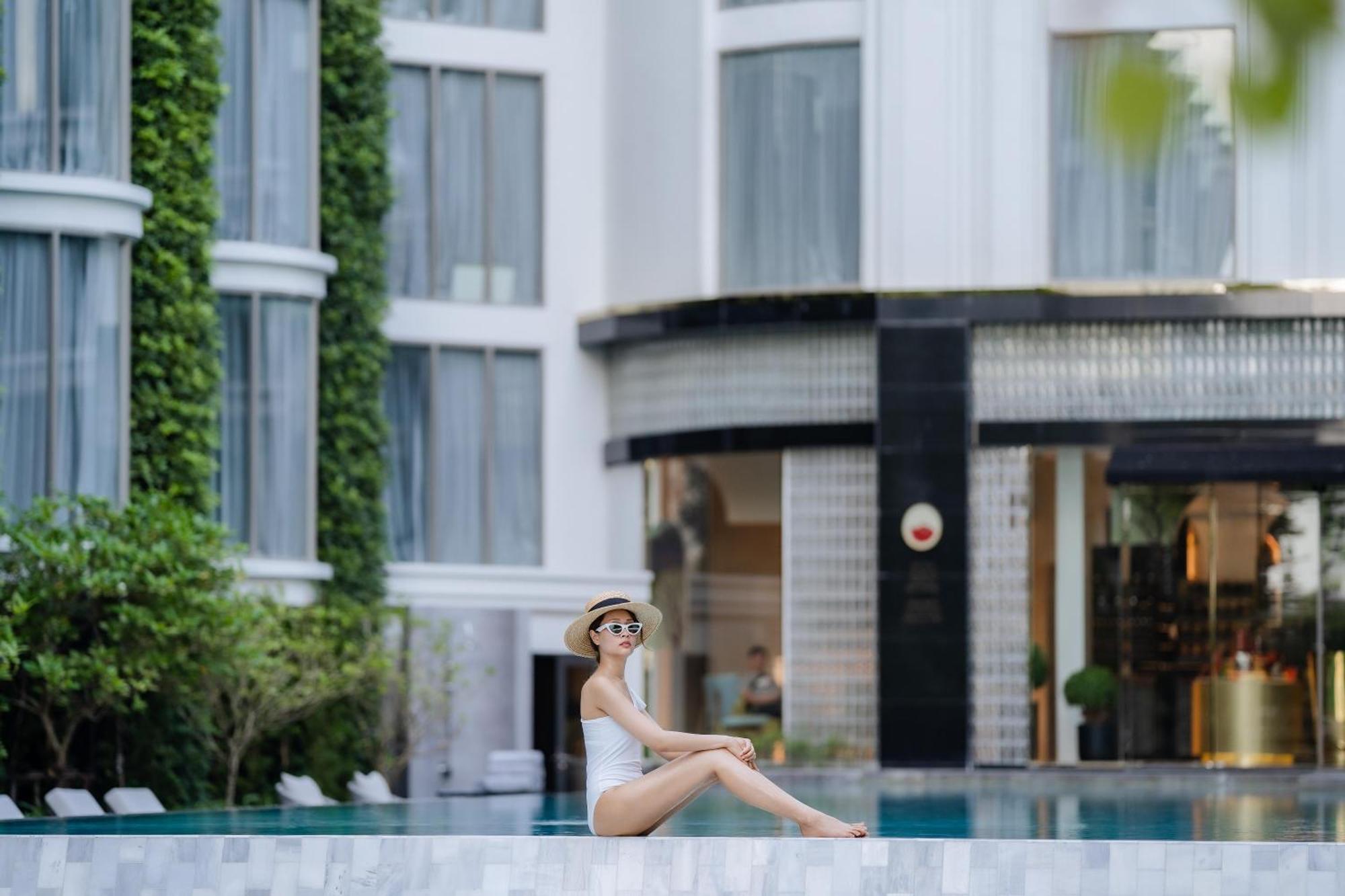 The Salil Hotel Riverside Bangkok Exteriér fotografie The hotel's pool